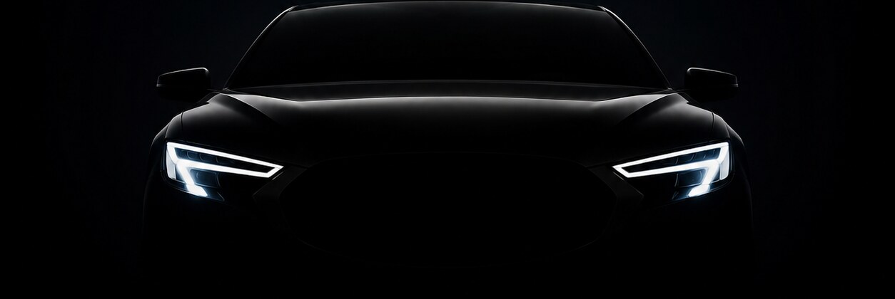 Automóvil premium iluminado en la oscuridad